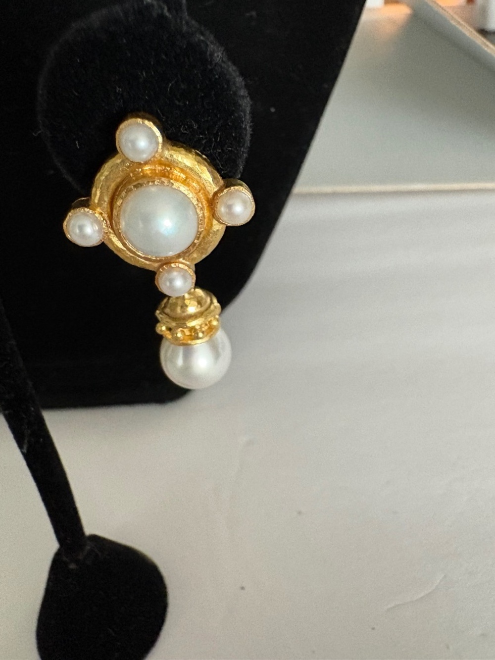 Elizabeth Locke Pearl Earrings 18k